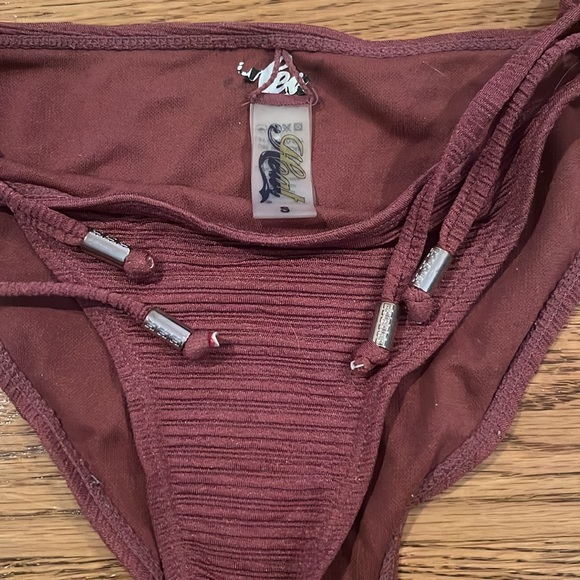 Wine red bikini - Picture 3 of 4